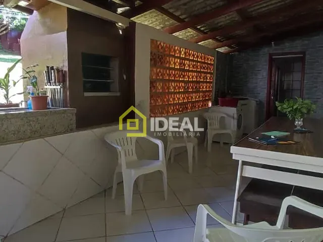Casa 5 quartos e 2 banheiros, à venda, no bairro Vista Alegre em Concórdia