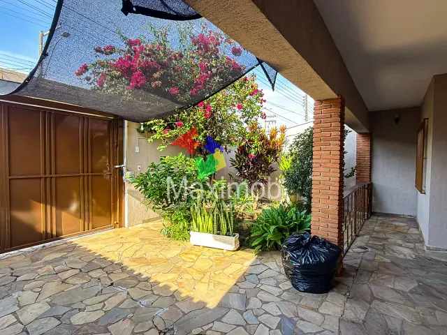 Casa com 200m² 2 quartos e 1 banheiro, à venda, no bairro Loteamento João de Barros em Itapira