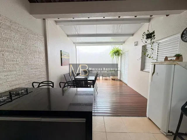 Casa com 227m² 3 quartos e 3 banheiros, à venda, no bairro Chácaras Mussahiro em Londrina