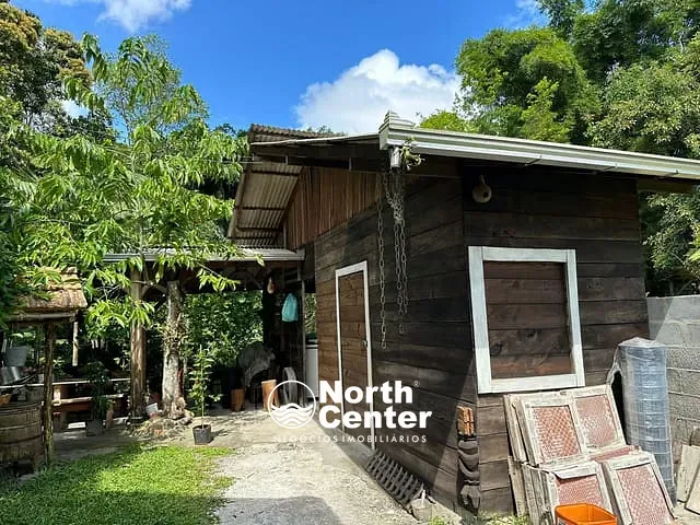 Casa com 360m² 2 quartos e 2 banheiros, à venda, no bairro Conquista em Balneário Barra do Sul