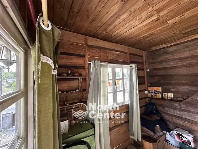 Casa com 360m² 2 quartos e 2 banheiros, à venda, no bairro Conquista em Balneário Barra do Sul