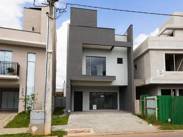 Casa 3 quartos e 3 banheiros, à venda, no bairro Santa Cândida em Curitiba