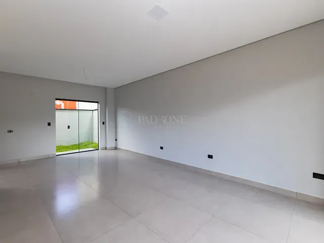 Casa 3 quartos e 3 banheiros, à venda, no bairro Santa Cândida em Curitiba