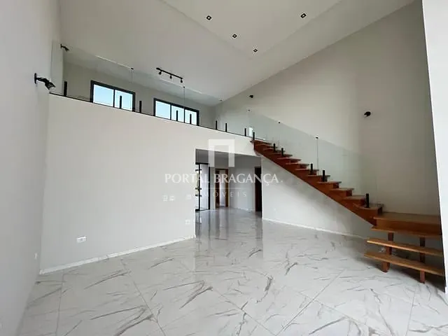 Casa 3 quartos e 4 banheiros, à venda, no bairro Parque Imperador em Bragança Paulista