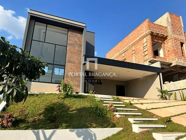 Casa 3 quartos e 4 banheiros, à venda, no bairro Parque Imperador em Bragança Paulista