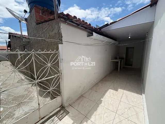 Casa 2 quartos e 1 banheiro, para alugar, no bairro Vila Eduardo em Petrolina