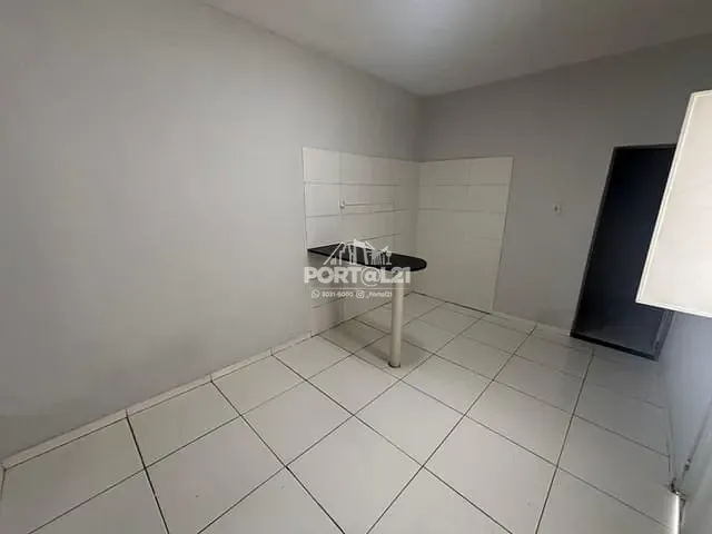Casa 2 quartos e 1 banheiro, para alugar, no bairro Vila Eduardo em Petrolina