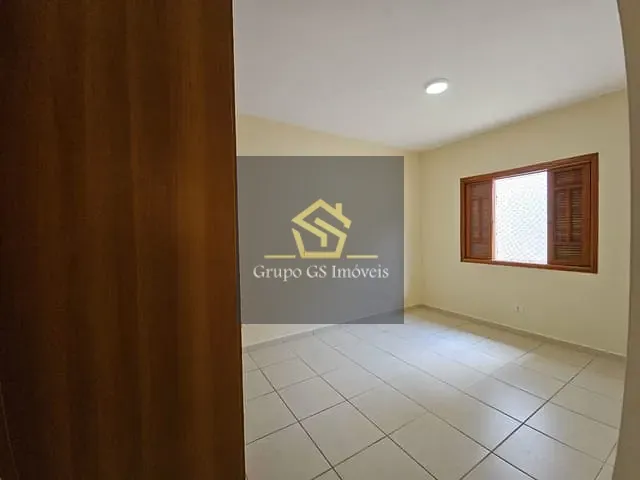 Casa com 250m² 3 quartos e 2 banheiros, à venda, no bairro Pinheirinho em Vinhedo