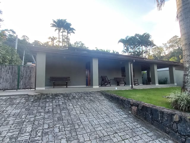 Foto do Casa - Casa ampla para locação no Condomínio Alpes, em Guararema | Resolve Imóveis