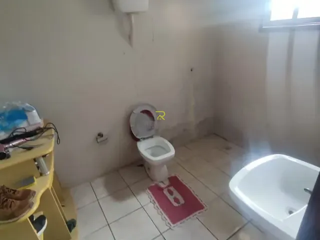 Casa com 210m² 3 quartos e 1 banheiro, à venda, no bairro Núcleo Habitacional 2000 em Guarapuava