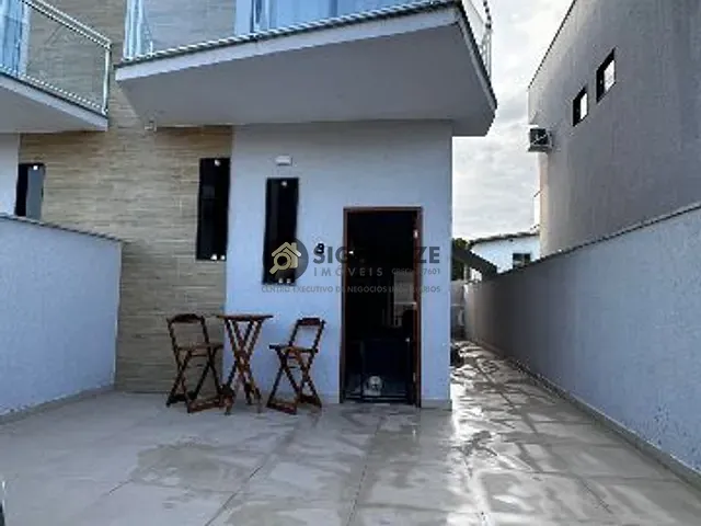 Casa 2 quartos e 3 banheiros, à venda, no bairro Peró em Cabo Frio