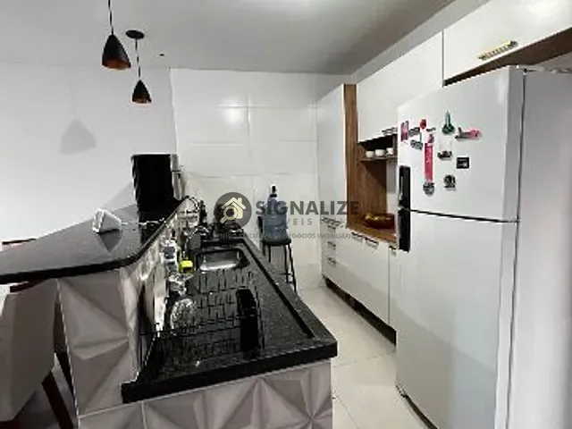 Casa 2 quartos e 3 banheiros, à venda, no bairro Peró em Cabo Frio