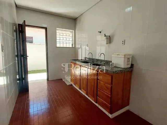 Casa 4 quartos e 3 banheiros, para alugar, no bairro Pontal em Ilhéus