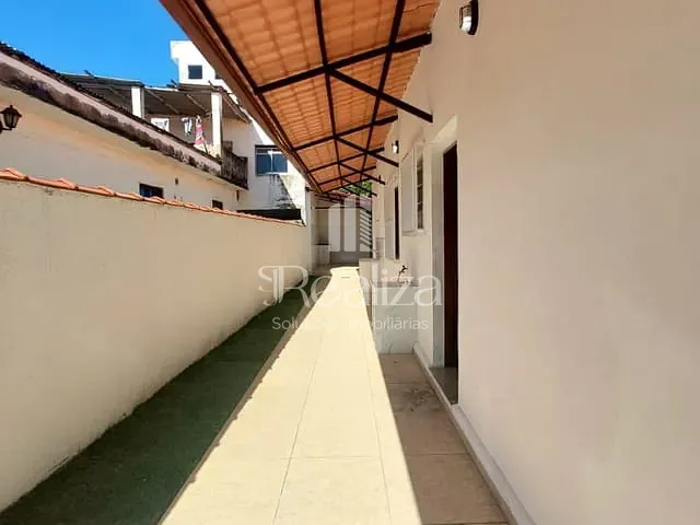 Casa 4 quartos e 3 banheiros, para alugar, no bairro Pontal em Ilhéus