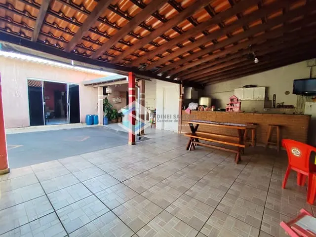 Casa com 225m² 2 quartos e 2 banheiros, à venda, no bairro Vila Alves em Jacarezinho