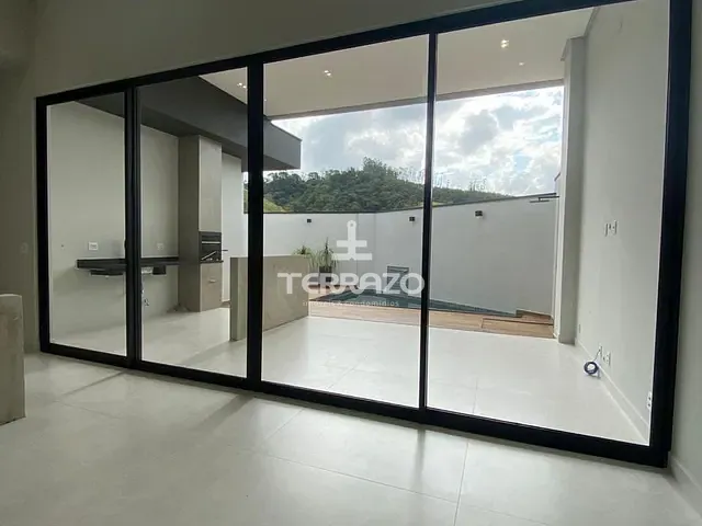 Casa com 342m² 3 quartos e 5 banheiros, à venda, no bairro Jardim Belvedere/ Alvorada em Volta Redonda