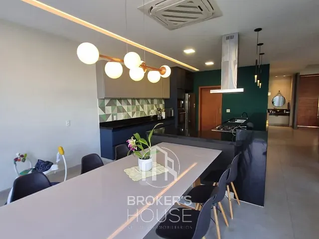 Casa com 310m² 4 quartos e 4 banheiros, à venda, no bairro Boulevard Lagoa em Serra