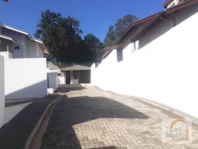 Casa com 200m² 3 quartos e 2 banheiros, à venda, no bairro Jardim Estância Brasil em Atibaia