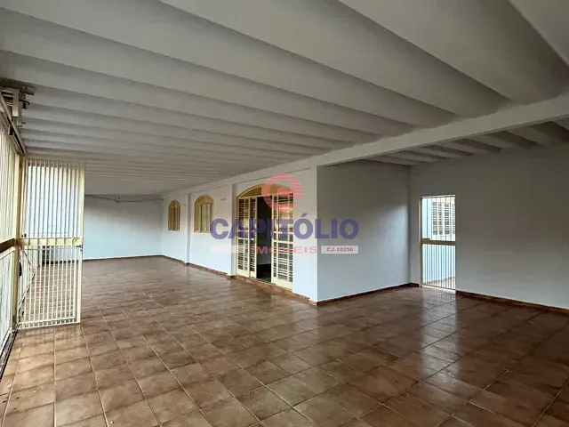 Casa com 221m² 3 quartos e 2 banheiros, para alugar, no bairro Conjunto Romildo Ferreira do Amaral em Goiânia