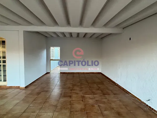 Casa com 221m² 3 quartos e 2 banheiros, para alugar, no bairro Conjunto Romildo Ferreira do Amaral em Goiânia
