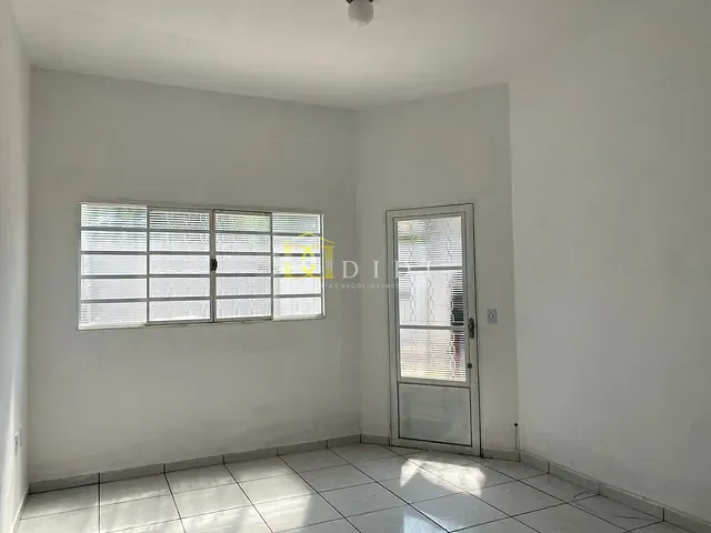 Casa 2 quartos e 2 banheiros, à venda, no bairro Residencial Olívio Barbosa em Porto Feliz