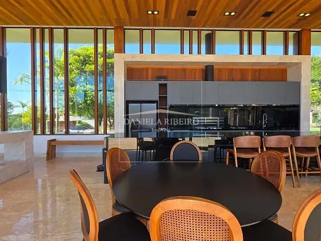 Casa com 2510m² 4 quartos e 6 banheiros, à venda, no bairro Recanto do Salto em Londrina