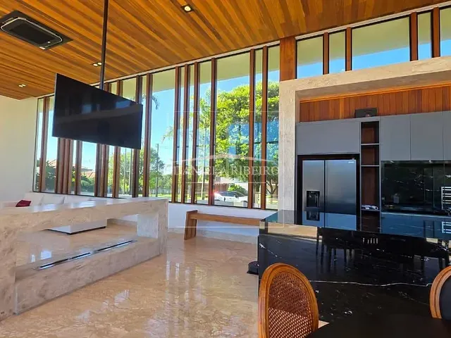 Casa com 2510m² 4 quartos e 6 banheiros, à venda, no bairro Recanto do Salto em Londrina