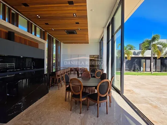 Casa com 2510m² 4 quartos e 6 banheiros, à venda, no bairro Recanto do Salto em Londrina