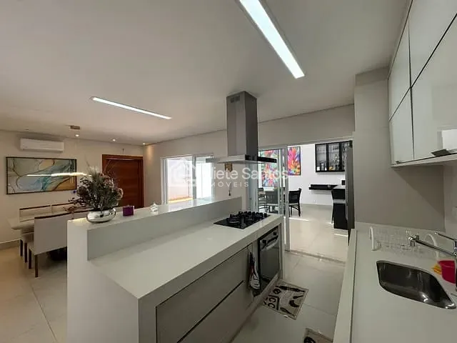 Casa 3 quartos e 4 banheiros, à venda, no bairro Jardim São Paulo em Americana