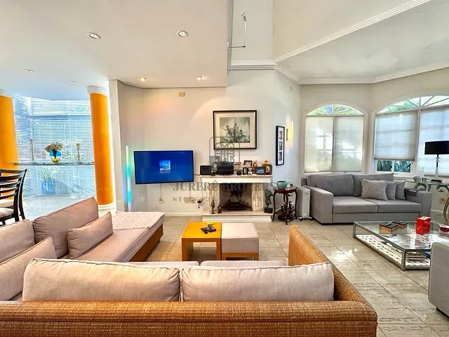 Casa com 419m² 4 quartos e 7 banheiros, à venda, no bairro Jurerê em Florianópolis