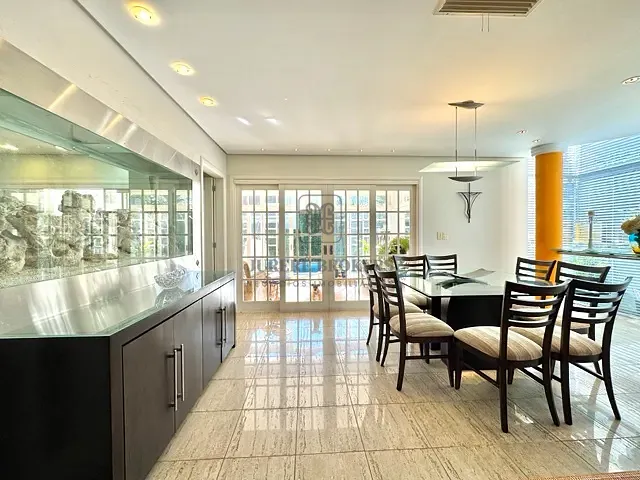 Casa com 419m² 4 quartos e 7 banheiros, à venda, no bairro Jurerê em Florianópolis