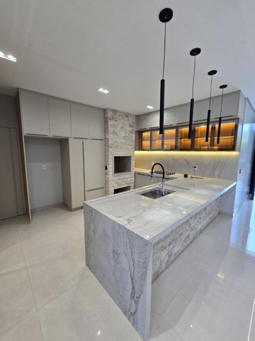 Casa com 300m² 3 quartos e 4 banheiros, à venda, no bairro Porto Madero em Dourados