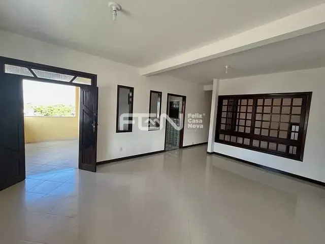 Casa 3 quartos e 1 banheiro, para alugar, no bairro Phoc II em Camaçari