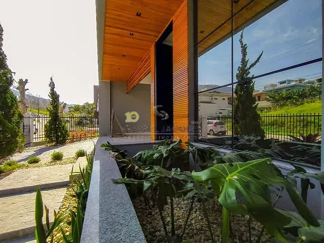 Casa com 380m² 3 quartos e 3 banheiros, à venda, no bairro Cidade Universitária Pedra Branca em Palhoça