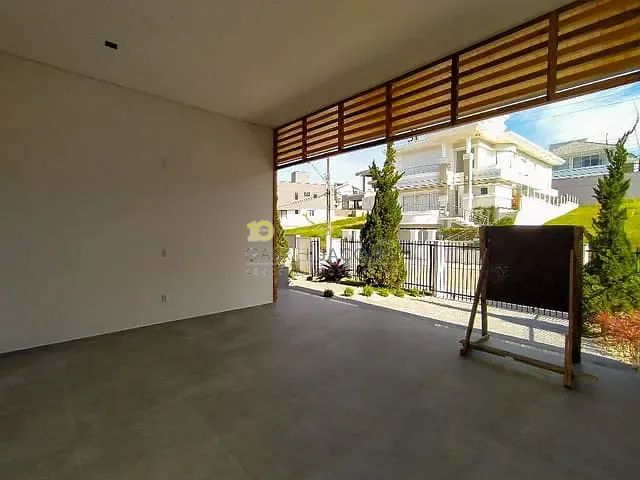 Casa com 380m² 3 quartos e 3 banheiros, à venda, no bairro Cidade Universitária Pedra Branca em Palhoça