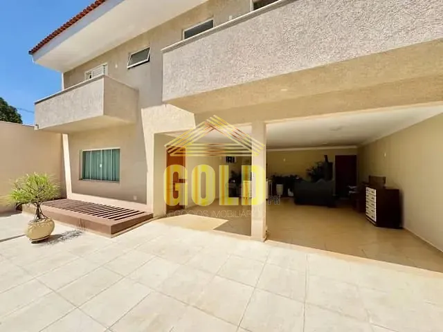 Casa com 360m² 4 quartos e 6 banheiros, à venda, no bairro Andrade em Londrina