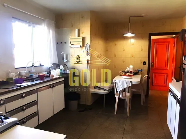 Casa com 360m² 4 quartos e 6 banheiros, à venda, no bairro Andrade em Londrina