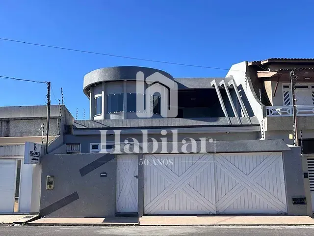 Casa 6 quartos e 6 banheiros, à venda, no bairro Centro em Itabaiana