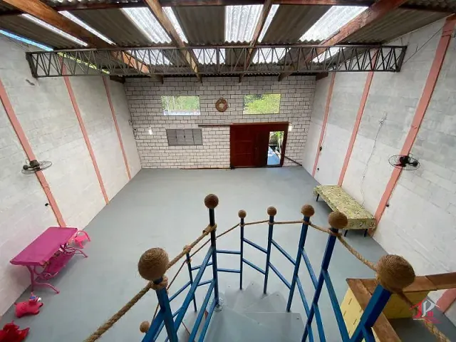 Casa com 250m² 3 quartos e 2 banheiros, à venda, no bairro Jardim Coronel em Itanhaém