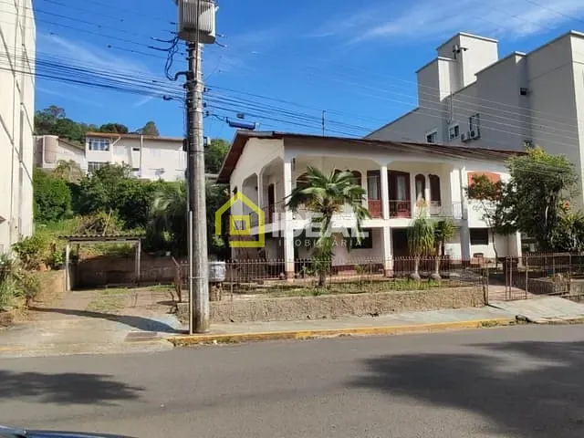 Casa 3 quartos e 2 banheiros, à venda, no bairro Liberdade em Concórdia