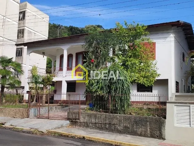 Casa 3 quartos e 2 banheiros, à venda, no bairro Liberdade em Concórdia