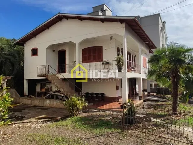 Casa 3 quartos e 2 banheiros, à venda, no bairro Liberdade em Concórdia