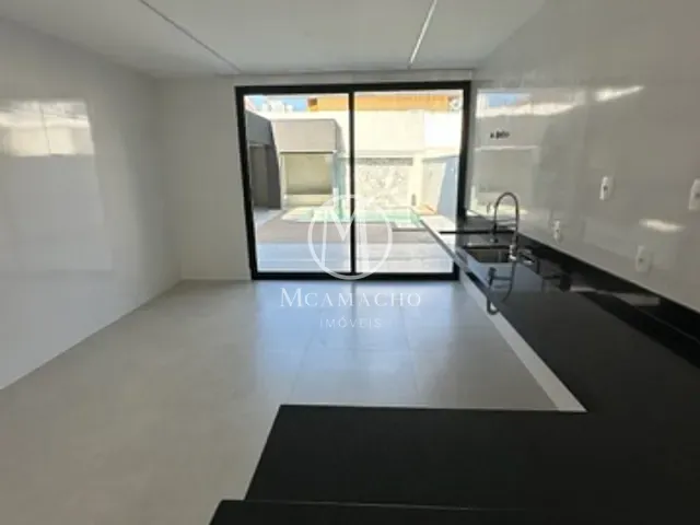Casa 4 quartos e 5 banheiros, à venda, no bairro Barra da Tijuca em Rio de Janeiro