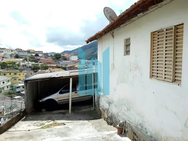 Casa com 300m² 2 quartos e 1 banheiro, à venda, no bairro São João em Poços de Caldas