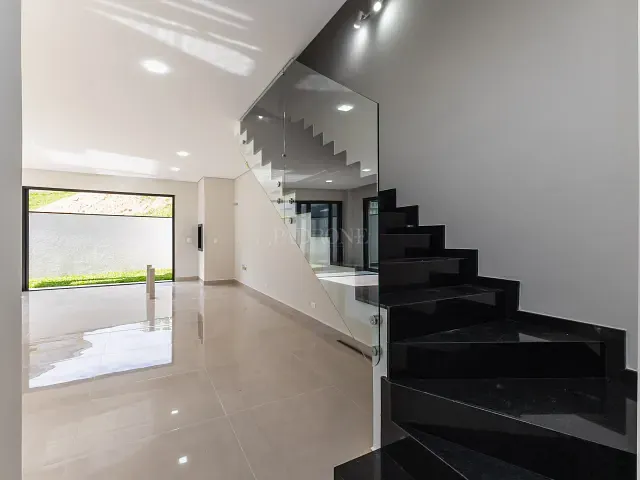 Casa com 233m² 4 quartos e 5 banheiros, à venda, no bairro Pilarzinho em Curitiba