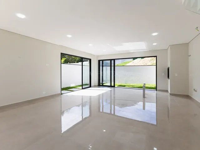 Casa com 233m² 4 quartos e 5 banheiros, à venda, no bairro Pilarzinho em Curitiba