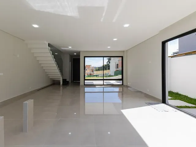 Casa com 233m² 4 quartos e 5 banheiros, à venda, no bairro Pilarzinho em Curitiba