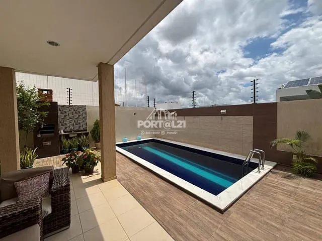 Casa com 375m² 3 quartos e 5 banheiros, à venda, no bairro Jatobá em Petrolina