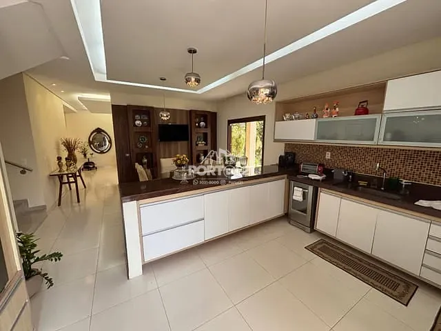 Casa com 375m² 3 quartos e 5 banheiros, à venda, no bairro Jatobá em Petrolina