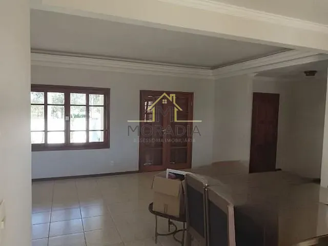 Casa com 650m² 5 quartos e 6 banheiros, à venda ou para alugar, no bairro Residencial Nova Floresta em Guaxupé